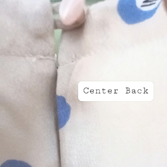 *1970s* VINTAGE Office Secretary BLOUSE Neck line bow. 1/2 Sleeves - Picture 5 of 9